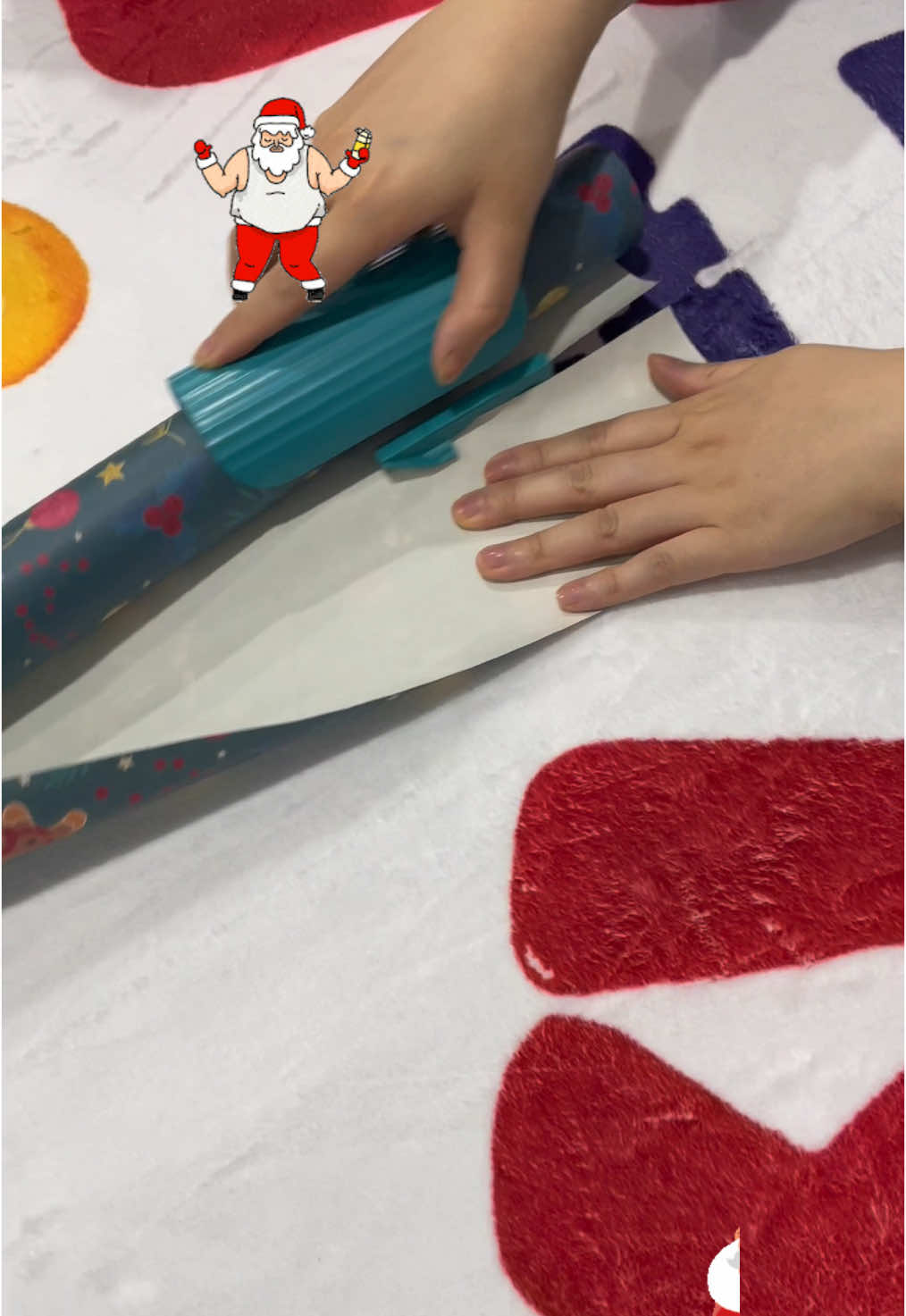 This paper cutter is my favorite.🎁👍🎅 #gadget #giftwrapping #christmas #deal #giftwrappinghacks #satisfying #fyp #christmas #gifts #christmaswrapping  #WrappingPaper  #tiktokshopblackfriday #tiktokshopcybermonday 🎅 #🎄 #🎁 #👍