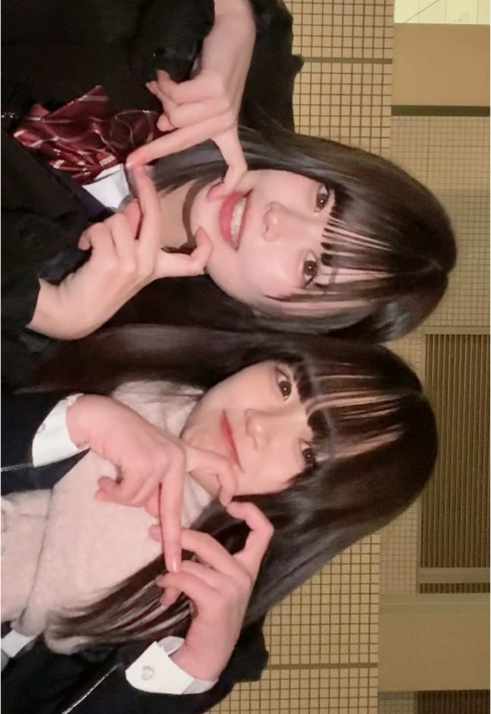 2人でスカイビルのクリスマスマーケットいってきた⛄️おに寒かったけどちょー楽しかった@すみれ🗿🤍 (15) #09 #中3 #jc #おすすめ #大阪 #マフラー #制服#なんちゃって制服 #クリスマス#クリスマスマーケット