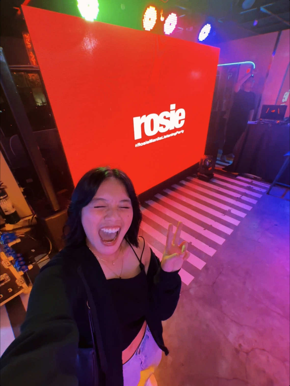 i got to hear ‘rosie’ in advance AND I LOVE IT 😭 thanks for having me as one of the selected winners for the #RosieManilaListeningParty, @warnermusicph 💕 STREAM ROSIE DEC. 6TH #rosie #rosiebyROSÉ #ROSÉ_rosie #wandasaidno 