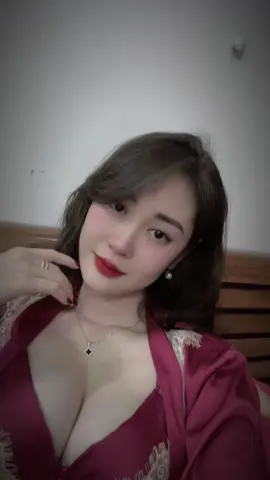 Trời lạnh anh nhớ mặc áo ấm ,em không ôm anh đc vì sợ ck e đấm 🤭🤣