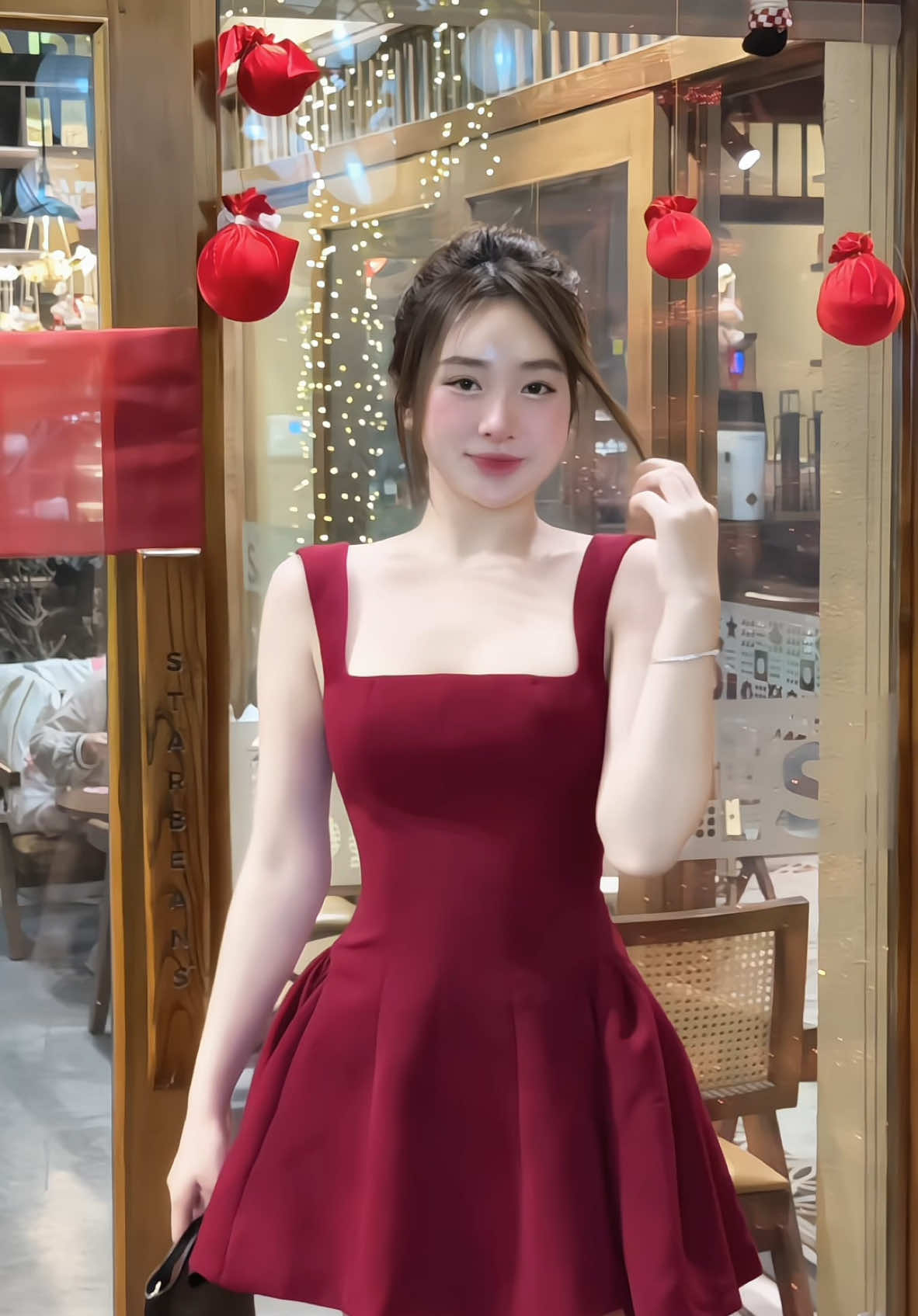 Váy đỏ bùng nổ đơn 1xx của nhà e đây #huyenthuhoang #xhtiktok  #viral  #trending  #xuhuongtiktok2024 