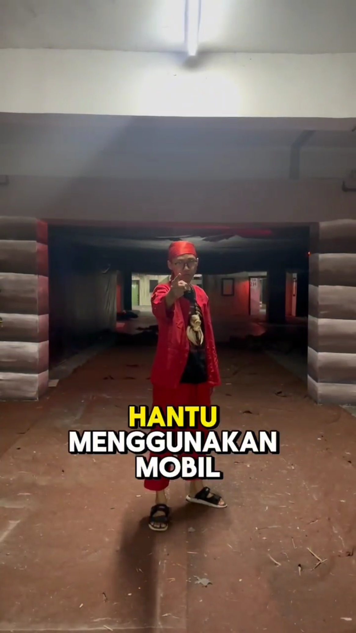 Pengalaman seru memasukin rumah hantu menggunakan mobil! Ayo Ramai-ramai ajak teman & Keluargamu UJI NYALI disini!  .  