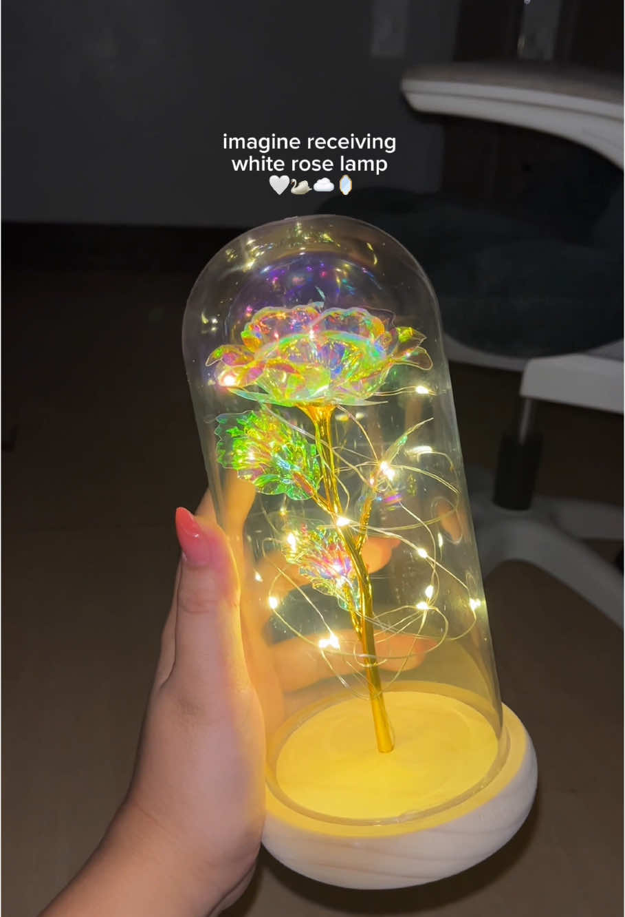 this is so pretty 🥹🤍 #roselamp #flowerlamp #nightlamp #giftideas #perfectgifts #giftforher #forher #fyp #foryoupage 