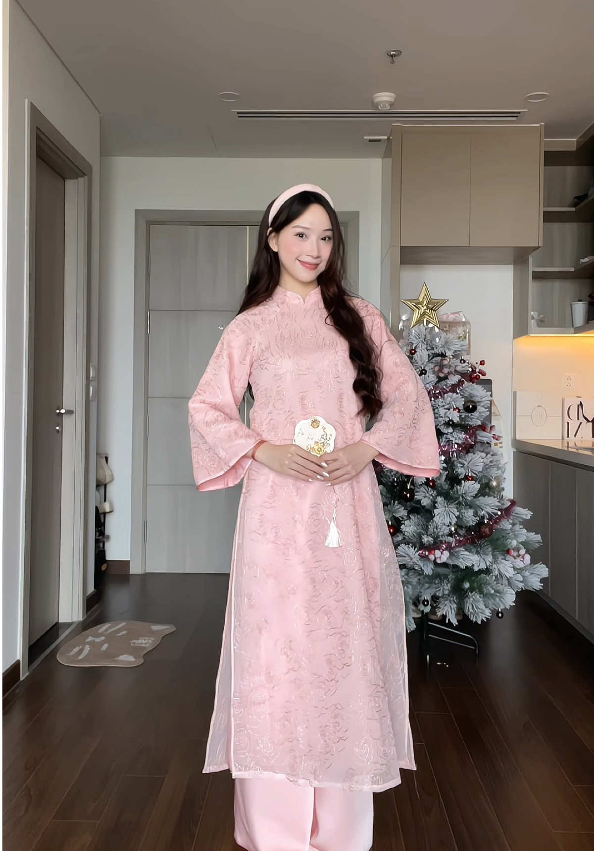 Nàng thích mẫu nào nhỉ🧧✨🌸🦢@Caleelilou Studio #aodai #aodaitet #tet2025 #dotet #fypシ #review #GocLamDep #xuhuong #videoviral 