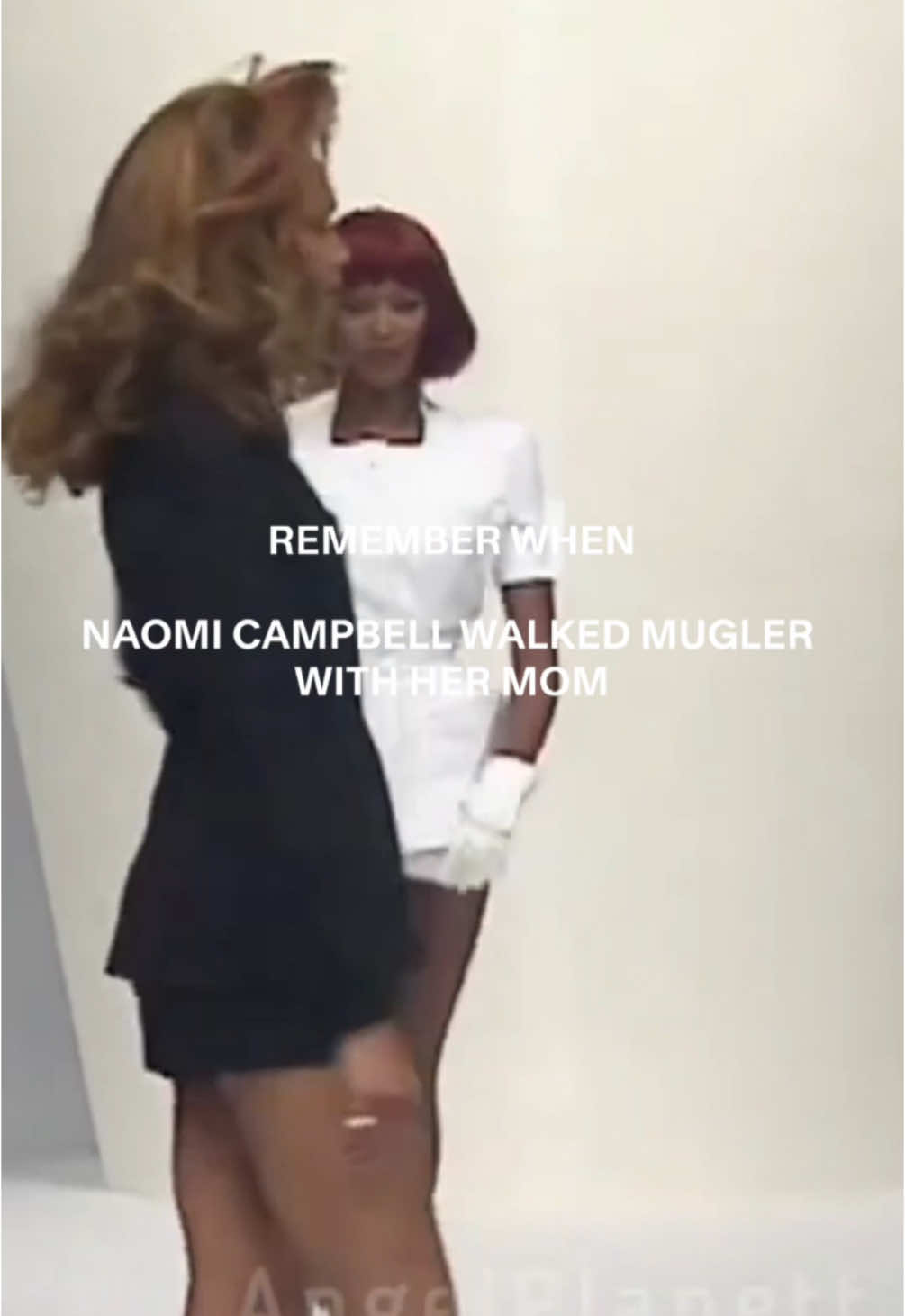 For Thierry Mugler’s Spring/Summer 1994, Naomi Campbell took to the runway with her mother Valerie Morris-Campbell, who used to be a dancer and got signed to a modelling agency at 42. Like mother like daughter fr. #mugler #thierrymugler #naomicampbell #naomicampbellwalk #muglerrunway #fyp #foryoupage #models #90s #archivefashion #fashiontok #TikTokFashion 