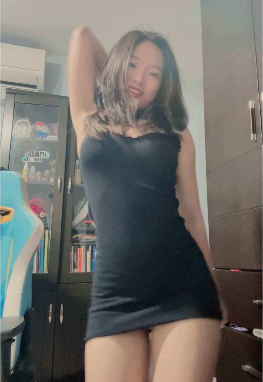 Whiplash 😎 you like my dress? 🩷 #fyp #whiplash #aespa #dance #kpop #egirl #skirt #miniskirts 