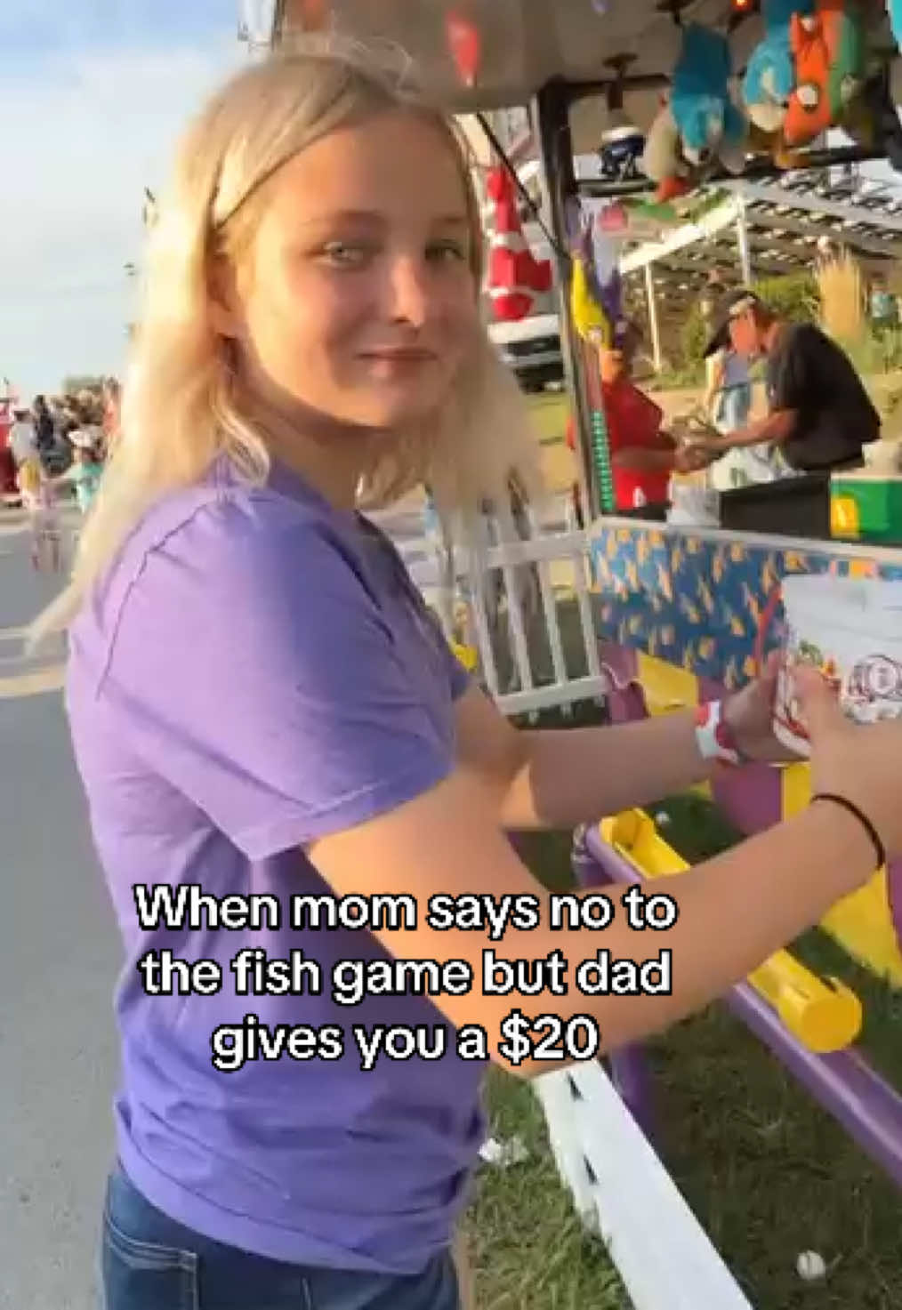 😂😂😂 (via @Madison Frey) #fair #fishgame #carnivalgames 