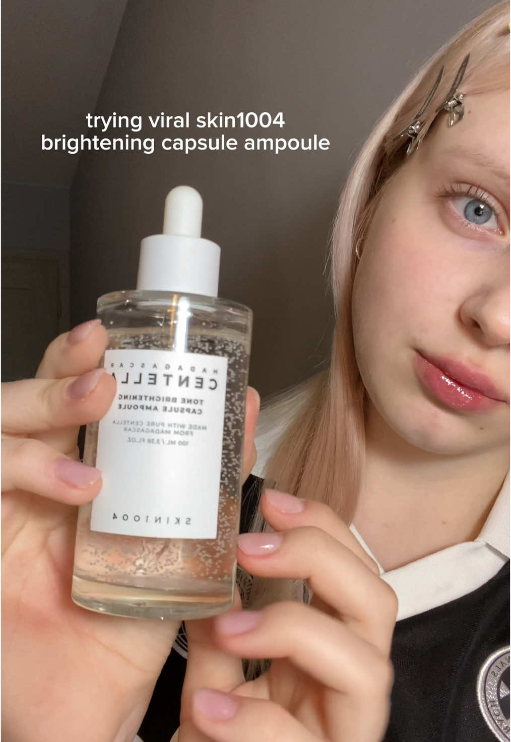 Tone Brightening Capsule Ampoule my must have 🫶🏻🤍 @SKIN1004 Official  #skin1004 #tonebrightening #darkspots #spoteraser #acnescars #hyperpigmentation #glassskin #glowyskin #koreaskincare #centella #niacinamide #kbeauty #skintips #skincare #clearskin #blemish #discoloration #spotcare 