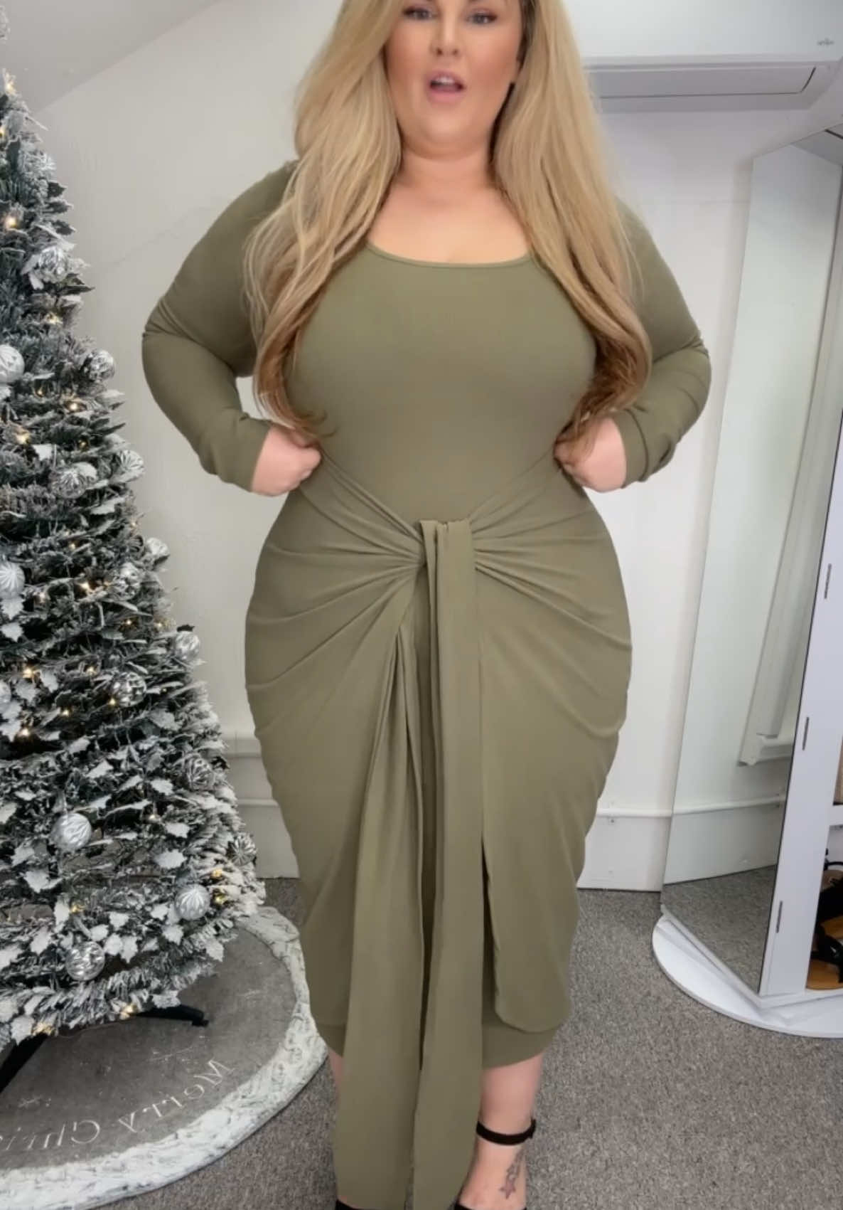 @YOZY #yozy #TikTokShop #tiktokfinds #Tiktokmademebuyit #fyp #foryou #dollyholly86 #plussize #plussizeclothing #plusssizefashion #pluswomen #plusfashion #bestbuy #autumn #winterwear 