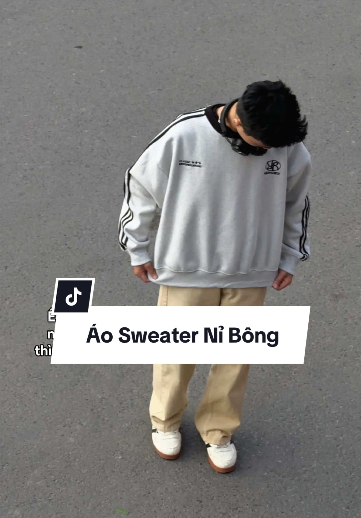 Ê con áo Sweater vải nỉ bông đẹp như này mà bên shop bán giá đầu một thôi thì không biết bên shop lời lãi như nào #sweater #aosweater #yc1996 