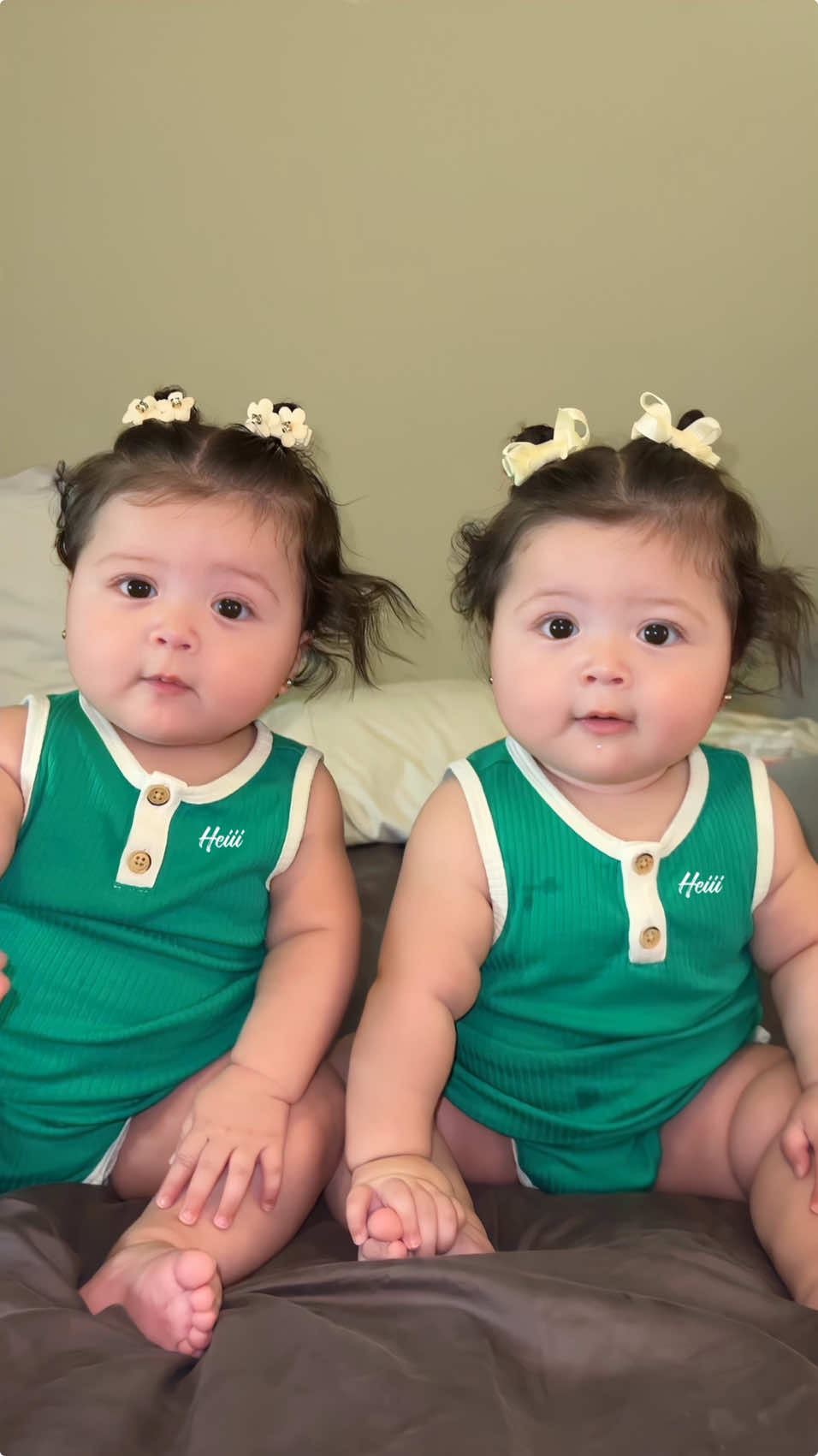they grew up so fast😭😭😭😭@Andyyyyy<3 #julietteandgianna #fypシ #twinsisters #giannaandjuliette #cutebaby #andreaarzola 