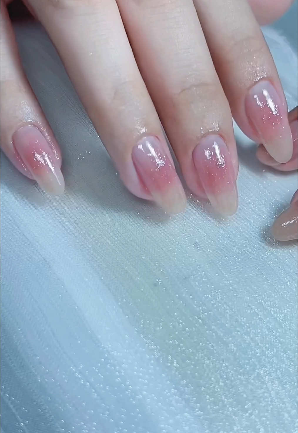 Ombre lòng đào nhẹ nhàng như này thôii cũng đủ xinhhh roii nhaa các chi✨👀#xuhuongtiktok #fypシ #nail #ombre #f