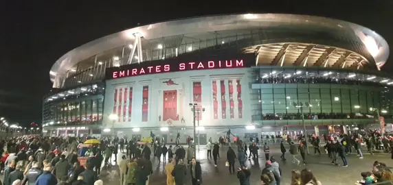 ARSENAL FANS AT THE EMIRATES STADIUM FOR MATCH AGAINST MANCHESTER UNITED.#arsman #emirates #PremierLeague #shobarealty #football #Vlog #adidas #visitrwanda #swywtv #prime #lavazza #wesars #arsenal 