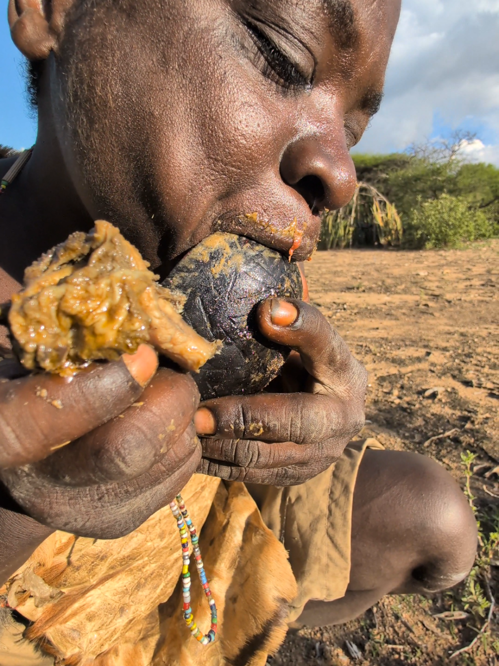 Soup is finish he wants to Eat a cup 🍵 instead, The taste of this Soup is incredible 😋‼️😲#FoodLover #UK #USA #africastories #hadzabetribe #baboon 