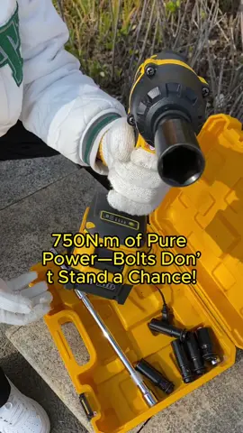 Small tool big power meet the boss of impact wrenches#tiktokshop #tiktokfind #construction #alloymantools #alloyman #tiktoktools #wrench #impact 