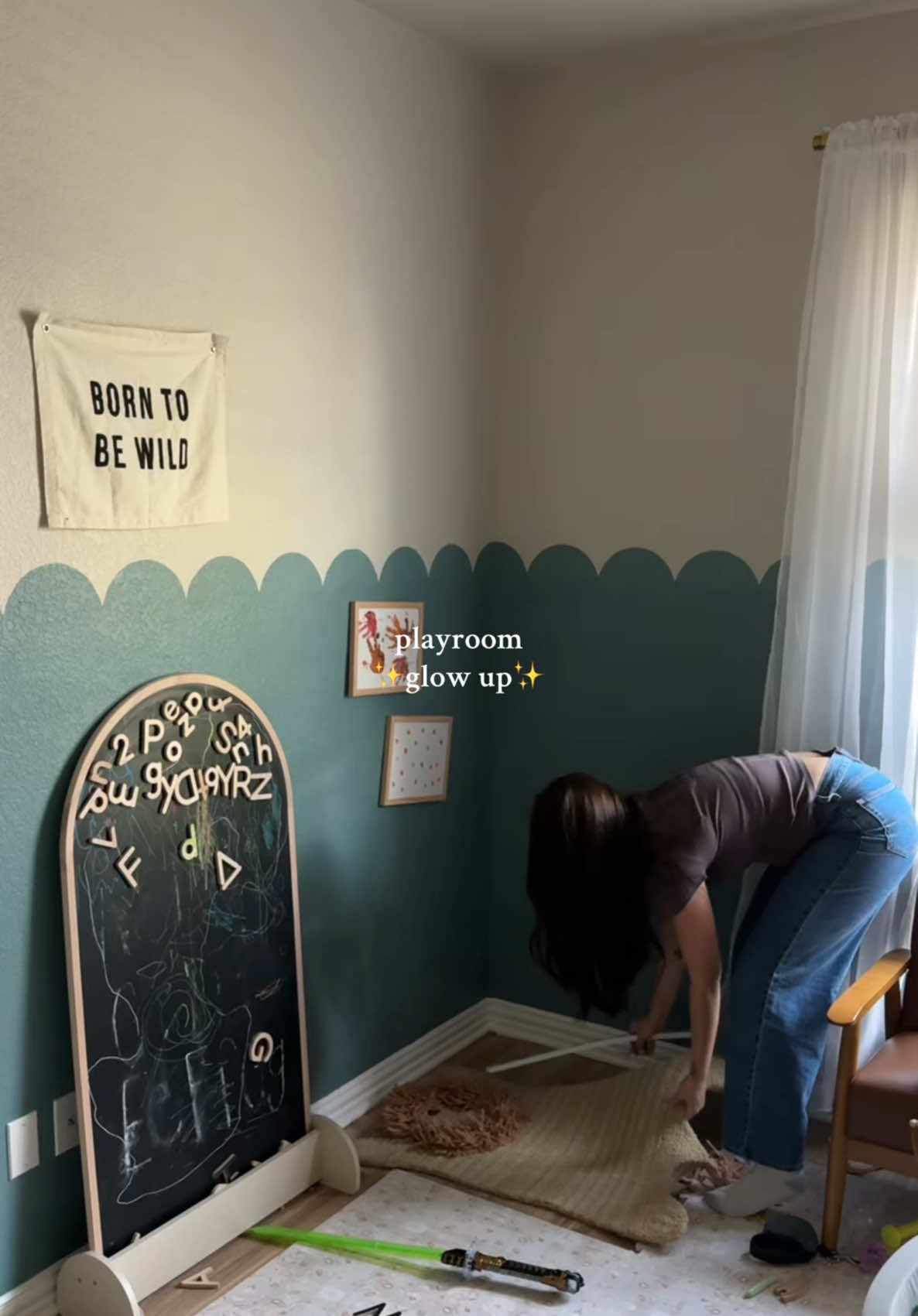 nothing better than seeing your kids face light up and our new 3 piece kitchen play set from @KidKraft did just that 📷📷 Use code CHEYENNE10 for 10% off your order! for 24 hrs only! #playroom #cleaning #playroomreset #KidKraftPartner #momoftwo #playroomrefresh #momlife #motherhood 