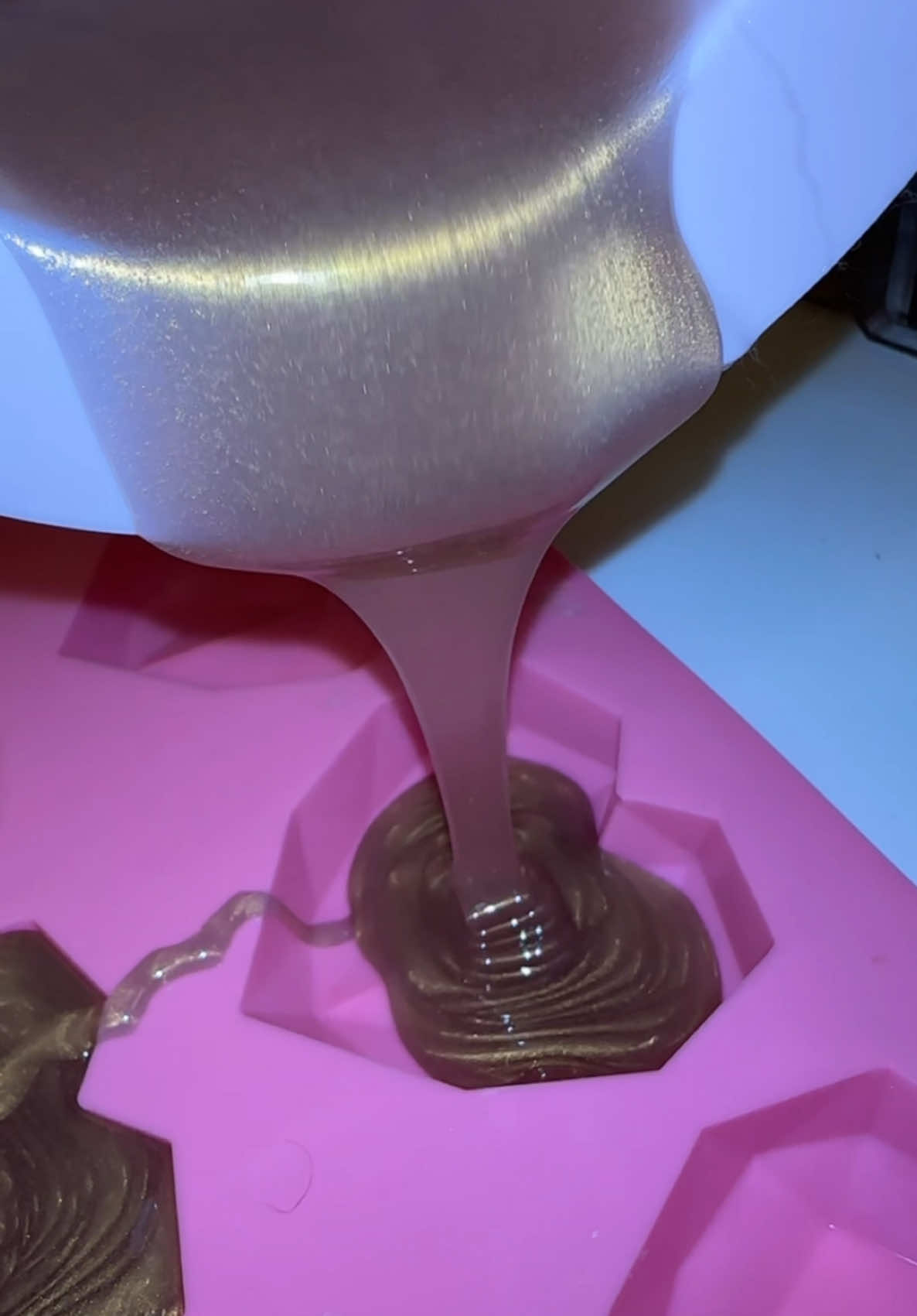 Liquid gold 😍 #foryoupage #asmr #satisfyingvideo #asmrsounds #asmrvideo #waxvideo #fyp #wax #waxingvideos #waxremoval #viral #satisfyingvideo #oddlysatisfyingvideo 