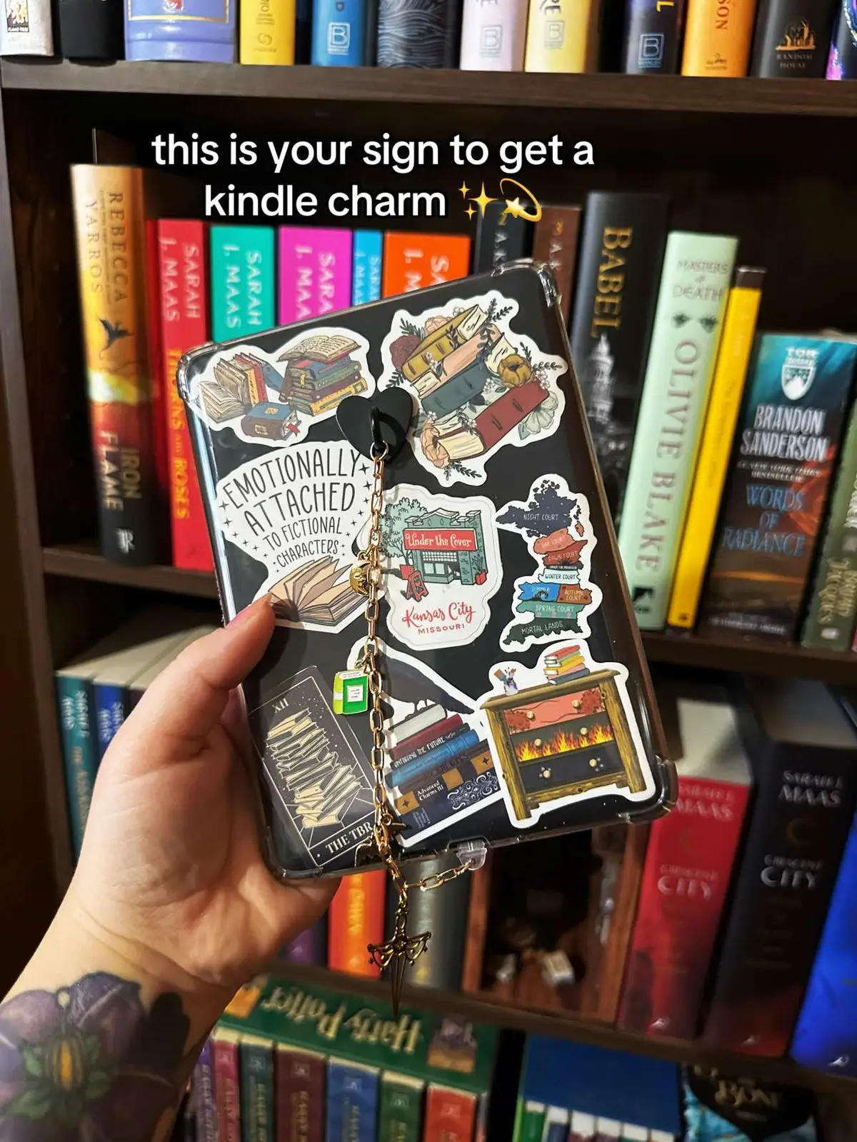 I’m a kindle girlie through and through 🩷 as much as I love a physical book, it’s so easy to read more on my kindle. Kindle 🤝 Libby - iykyk  I made the CUTEST kindle charm with @Apparel to Dye For a few weeks ago. She has the cutest bookish accessories and apparel 📚 Check out her socials & website for all the goods 🫶🏼 Shop small & local this holiday season!  #shoplocal #kansascity #bookishthings #kindlecharms 