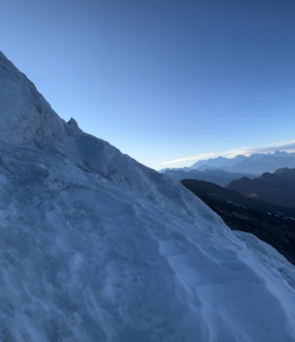 Glaciar colgante, Chile. #lonely #loneliness #mountains #snow 