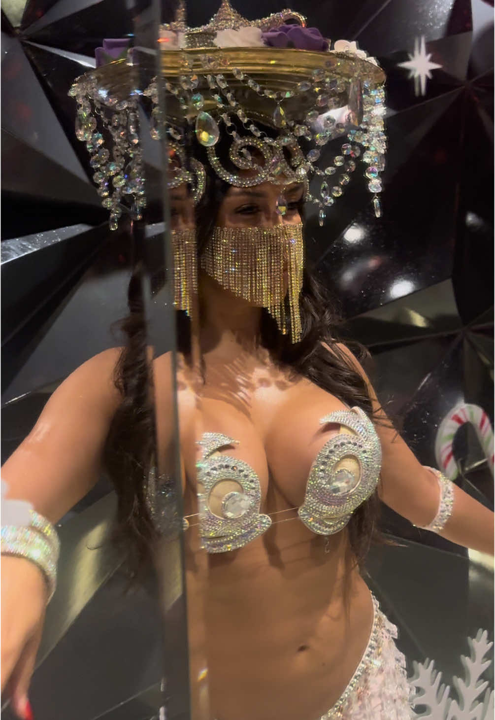 Add the Wow factor to your event. ✨  Specialising in Bespoke Shows for any event. Get in touch if you want to add a touch of magic to your special occasion.  Elegant Bellydance Shows  Providing entertainment for over 10years.  Also available on request: DJs Drummers  Percussionists Showgirls  Circus Performers DM For Bookings/Enquiries . . . . #bellydance #entertainment #weddings #birthdays #show #london #dubai #egypt #persian #motivation #costume  @AuraGrillandBar 