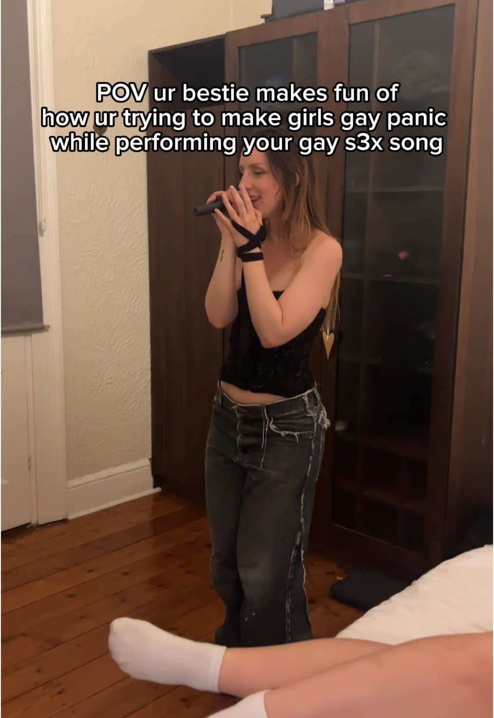 HER REACTION 😭🌈🩷 who wants more g@y s3x songs from me in 2025? #wlw #lgbtq #queer #singer #altpop #capcut @MERIT #CapCut 