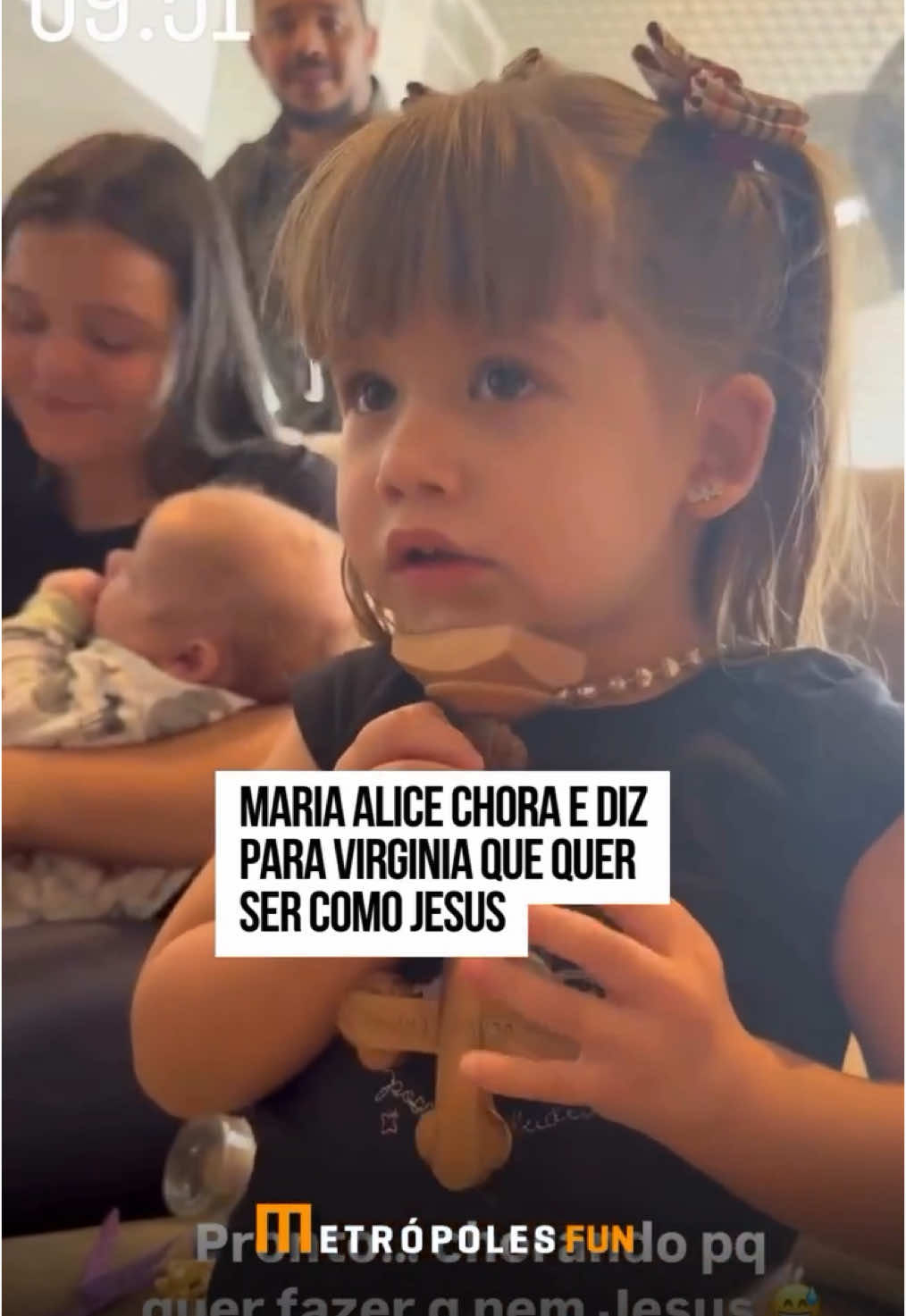 Maria Alice, filha mais velha de #Virginia Fonseca e Zé Felipe, viralizou nas redes sociais após dizer para a #mãe que gostaria de ser como #Jesus Cristo. “Jesus, é filho de Deus. E Ele veio na terra para nos salvar, Ele fez a #missão dele. A sua missão é viver, respeitar os #papais, é ser humilde, é respeitar as pessoas”, diz Virginia, mas a #criança não aceita. “Eu quero ficar na Cruz”, chora Maria Alice. #Entretênews