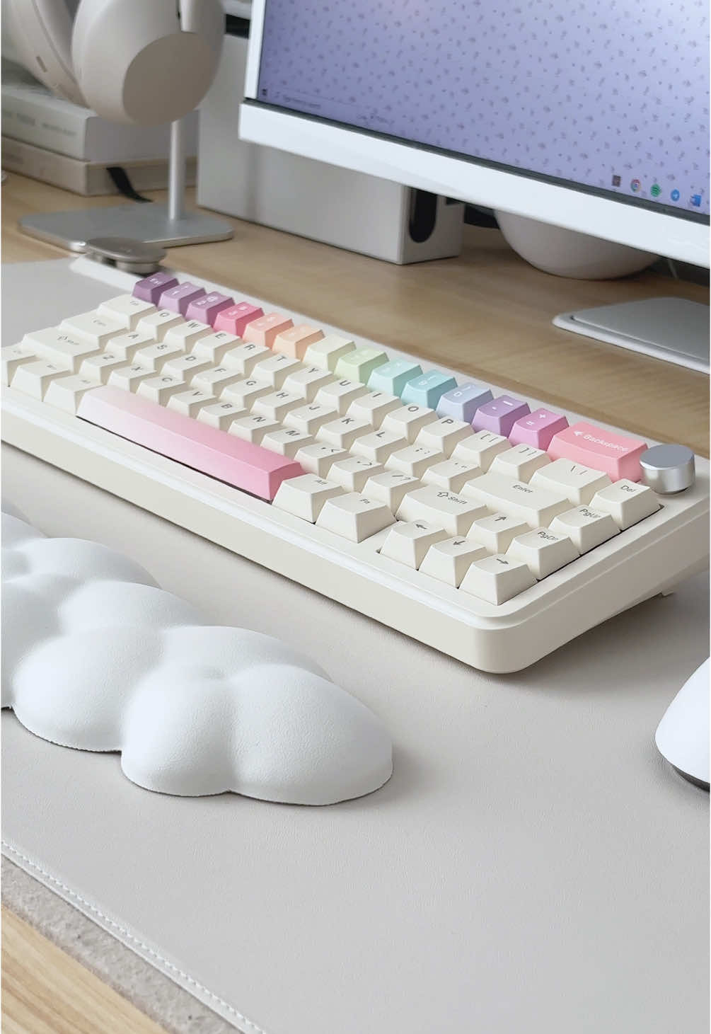 ⟡  Yunzii B68 with Cocoa Cream V2 Switches 𐙚 ݁ ˚𓂃 ˖  ft. @YUNZII KEYBOARD  this might just be the prettiest keeb I own 🤍 ⟡ #keyboard #mechanicalkeyboard #desk #deskdetails #deskdecor #keeb #keebtok #studydesk #creamykeyboards 