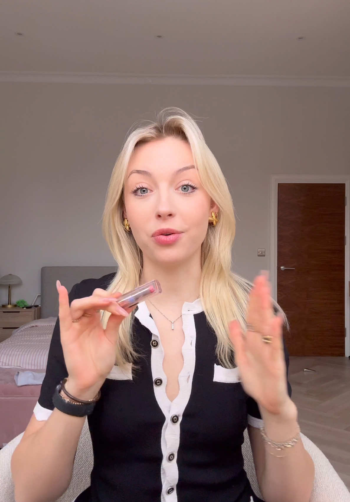 My thoughts on being tall as a woman 💓  @Tatcha @L'Oreal Paris @rimmellondon @Patrick Ta Beauty @Lancôme @Kosas @NARS Cosmetics @Charlotte Tilbury 