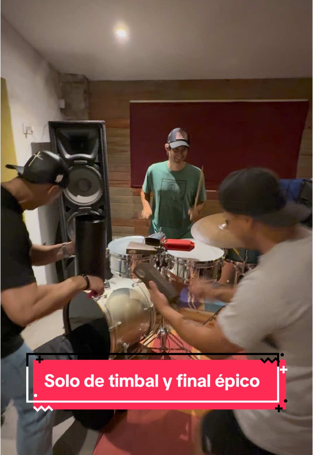 Cuando el solo de timbal se tiene un final épico 