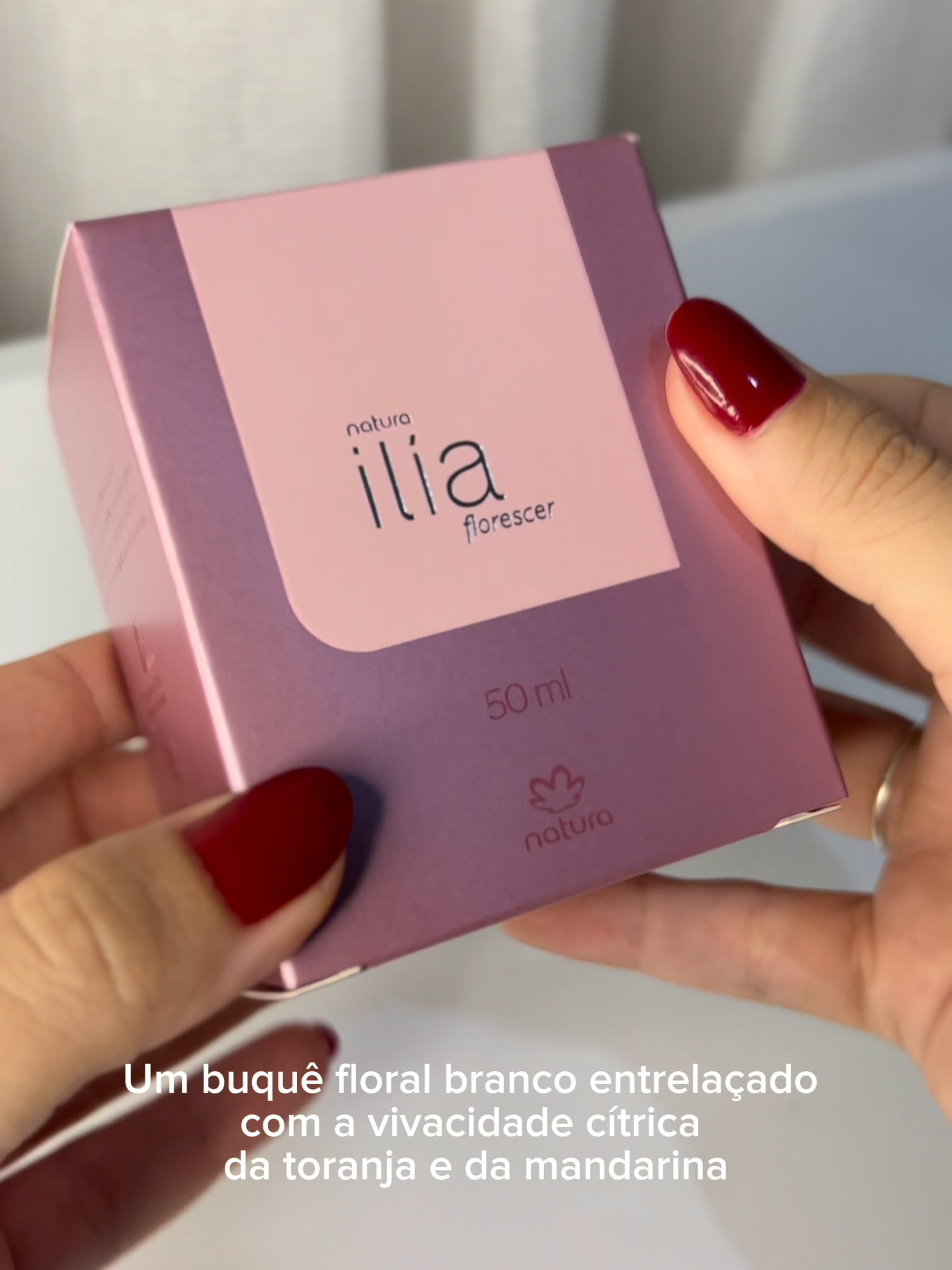 Uma explosão floral que te envolve em uma nuvem de frescor e feminilidade, conheça Ilia Florescer! ✨ #iliaflorescer #natura #perfume #floral #autoestima #novidade #lancamento #perfumefeminino #beleza #ilia #consultorianatura #asmr #som Consultora de Beleza: @dudagomes14_