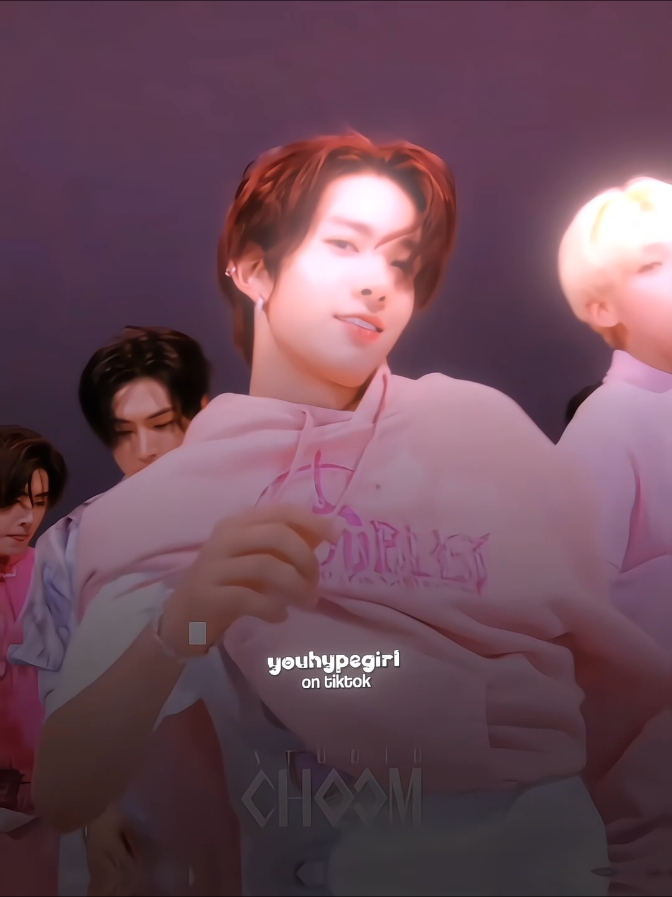X  ݈݇- @mhia 𖹭  ♥︎  | cree una nueva marca de agua, si la llegan a recrear Denme cc porfavor 🙏🏻 |  #youhypegirl  #enhypen  #xo  #tipografia  #lyrics  #traduccion  #fyp  #viral 