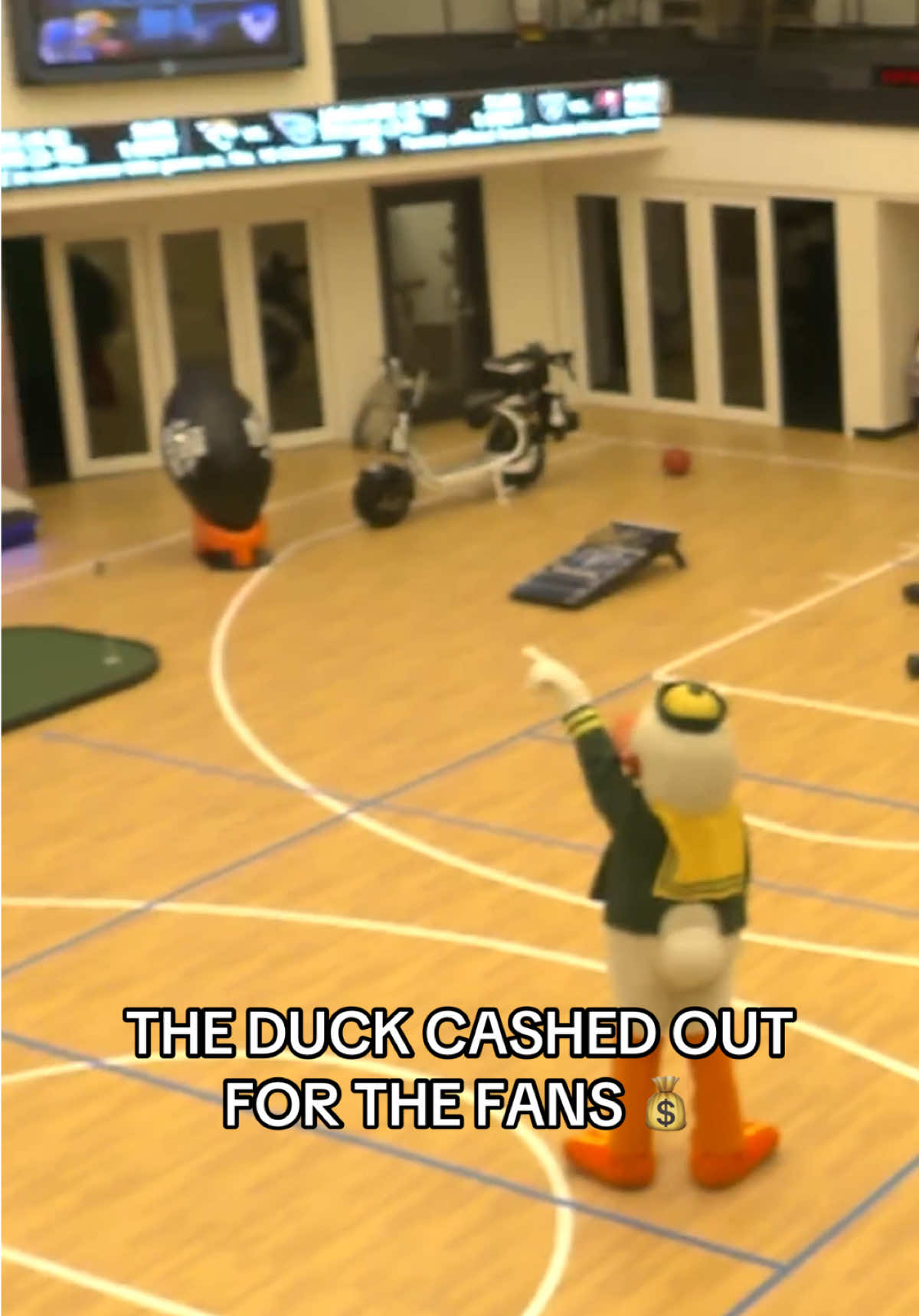 The Duck knocks down the #NBA range three to #win fans #money 😮‍💨  @Pat McAfee Show Clips #OregonDuck #CFB #Oregon 