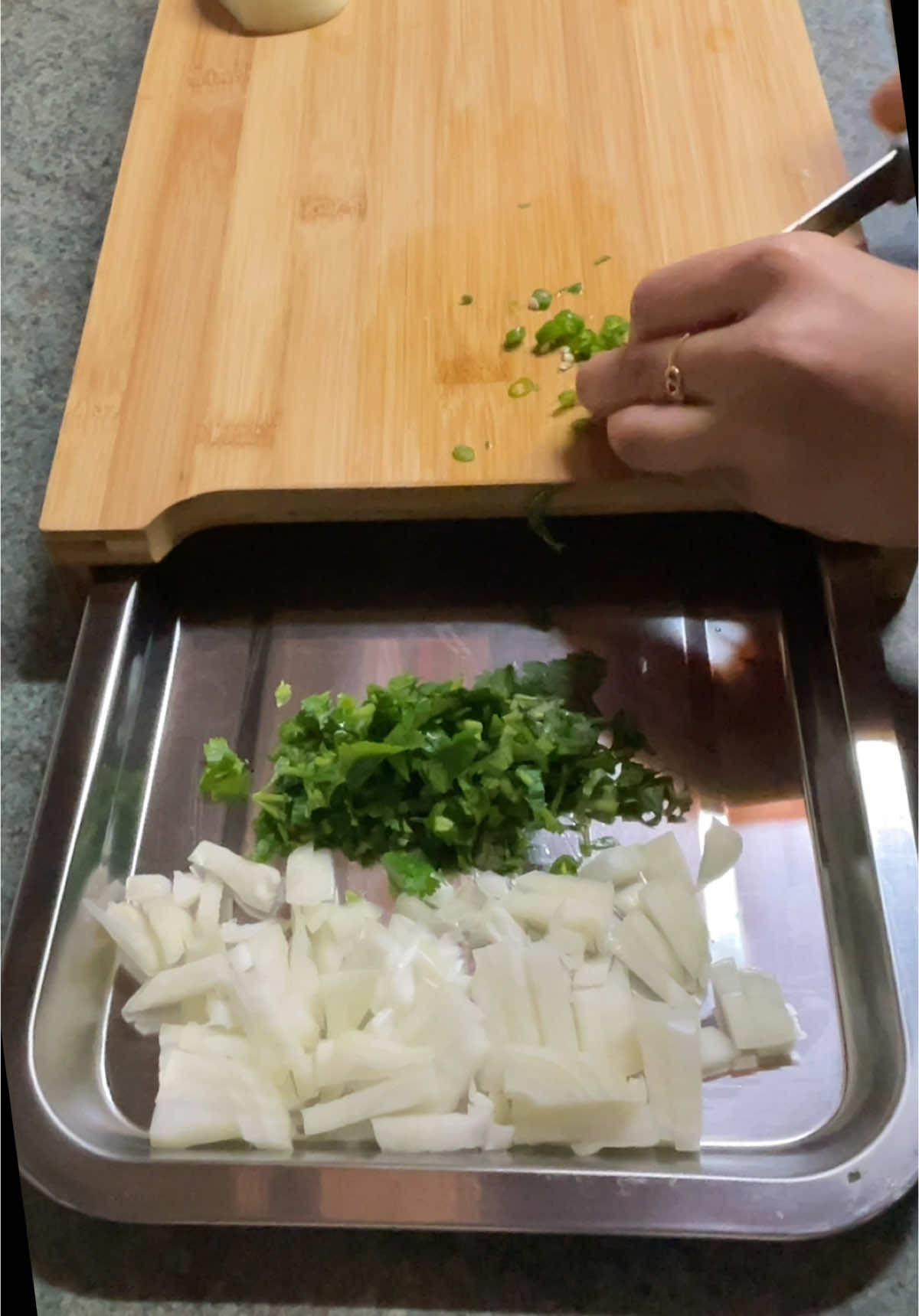 #chopping #choppingboard #choppingboardhack #fyp #viral #TikTokShop #tiktokmademebuyit #christmasgiftideas #christmasgift #giftideas #gift #gifts #cooking #CookingHacks #chef #chefgift #cook 