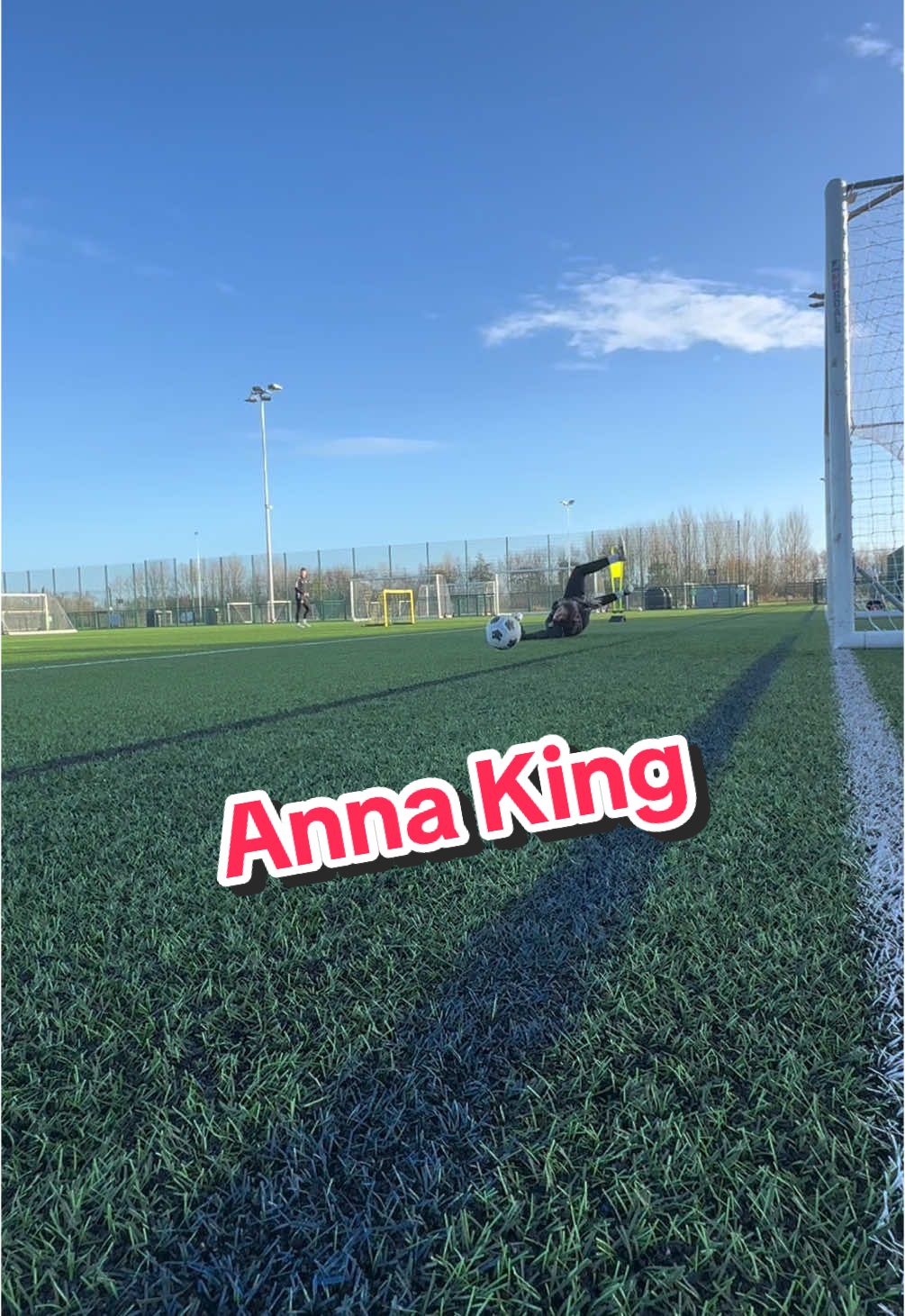 Top session with Anna King 🧤  Anna plays Professionally in the Championship for Durham Women. She’s so talented and has a bright future in the game.  #goalkeeper #goalkeepers #goalkeepertraining #fyp #foryou #championship #football 