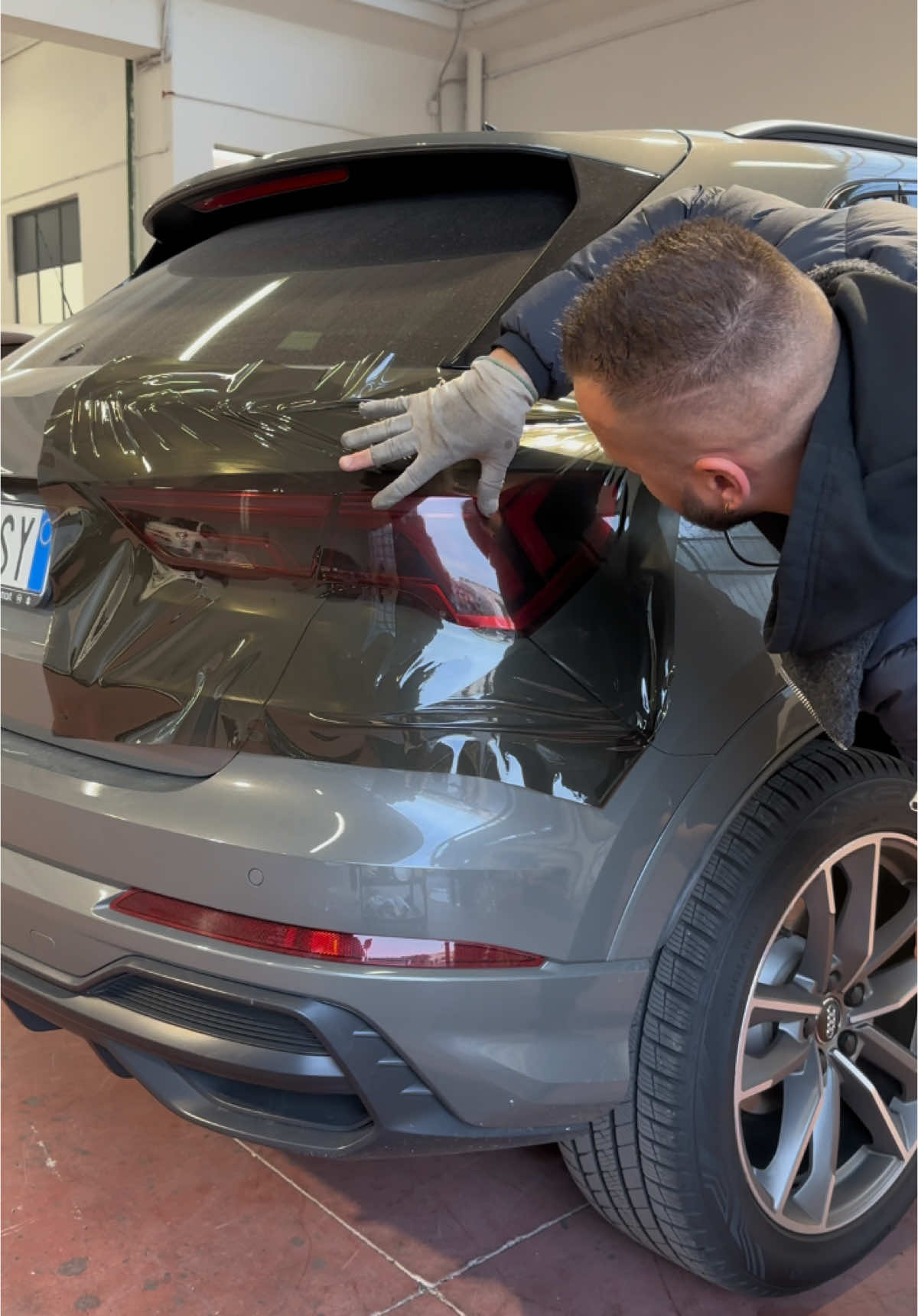 Raga vi ricordo che il materiale lo pago io😂, lo so la musica non c’entra niente. #carwrap #vinylwrap #automotive #automobile #perte #neiperte 