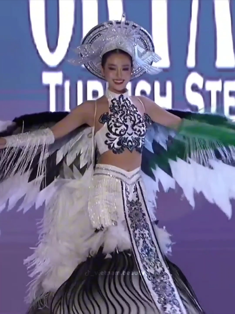 Bắt trọn khoảnh khắc cực hút của á hậu Khánh Linh sau phần trình diễn National Costume tại Miss Intercontinental 2024 !! #missintercontinental #fyp #xuhuong #vietnam #buikhanhlinh 