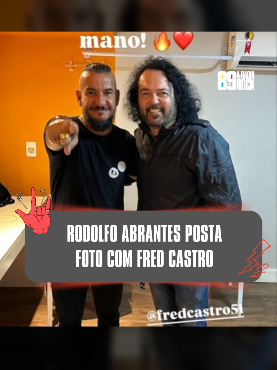 RODOLFO ABRANTES POSTA FOTO COM FRED CASTRO! 📸 Em seus stories no Instagram, Rodolfo Abrantes postou uma foto com o antigo companheiro de banda, Fred Castro, ressaltando o quão foi bom vê-lo. Créditos: orodolfoabrantes (instagram) #89 #89fm #89aradiorock #89fmaradiorock #radiorock #aradiorock #rock #vivaorock #rodolfoabrantes #fredcastro #raimundos 