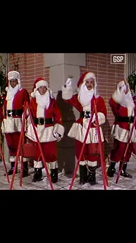 These Santas aren't so holly & jolly 🎅 #newlaughin #robinwilliams #christmas 🎥: Robin Williams, Ben Powers, Michael Sklar & Bill Rafferty, THE NEW LAUGH-IN (1977) Love this clip? Subscribe to Clown Jewels on YouTube for more classic comedy at the link in our bio! #funnytoks #jokes #comedy #sketchcomedy #christmascomedy