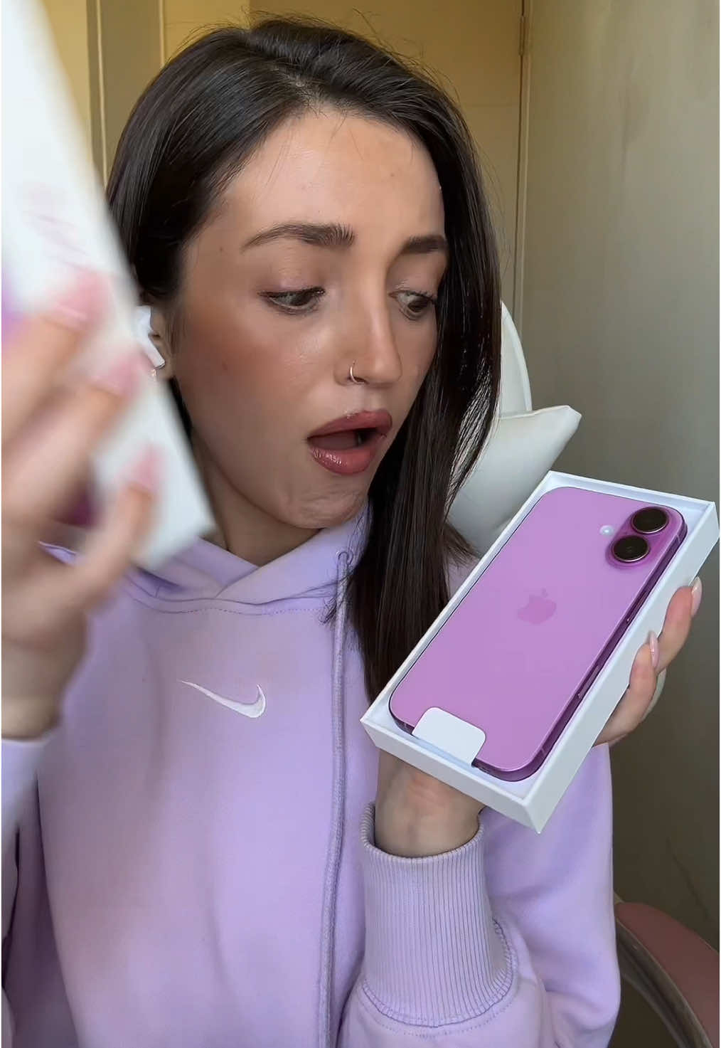 iPhone 16 😍🎀🌸💘💞 #unboxing #iphone16 #iphone #paratiiiiiiiiiiiiiiiiiiiiiiiiiiiiiii #girls #fypシ゚viral #rosa #foryou #coniluceroestilista #tipsforgirls #fyppppppppppppppppppppppp #unboxingvideo 