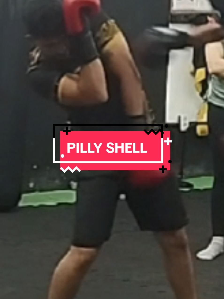 light sparring de curta + Pilly Shell + anime com: @Laura Oliveira  @Kayo Mp3  #pillyshell  #boxe  #boxingtraining  #lightsparring  #sparring  #treinadora 