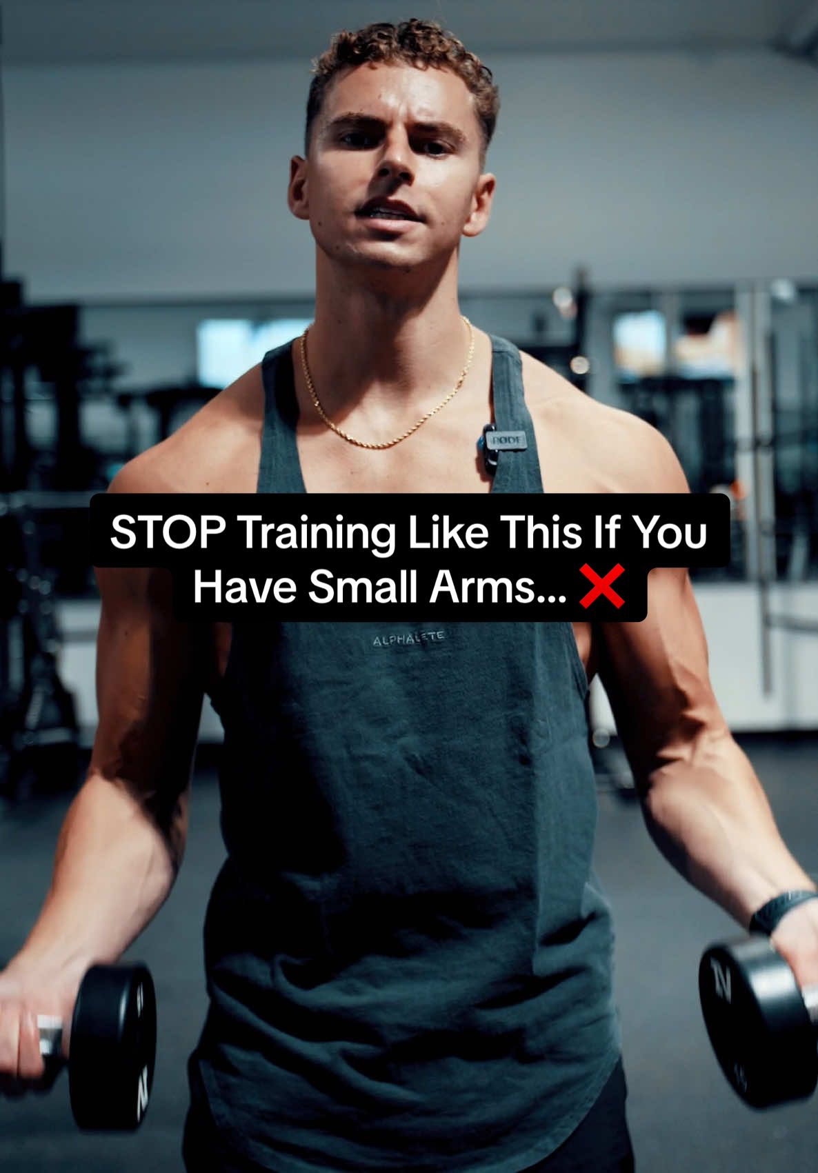 The BEST Way To Fix Small Arms✅ Nobody wants to have skinny noodle arms❌ But most people make the mistake of training their biceps too much. Tricep makes up 2/3rds of your arm so don’t neglect them or else your arms will stay small. The mistake most people make when doing a tricep workout is missing out on the most important part. The Long head of the tricep. There’s only 1 exercise that will fully target your tricep in the lengthend position to get the most effective growth out of the tricep. In this video I will show you exactly what exercise you need to do to build your arms bigger💪🏼 . . . . . #gymtips #armday #armworkout #bigarms 