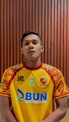 Satri Muda Boarding School Merupakan program integrasi sekolah formal dan sekolah sepak bola berbasis asrama. Siswa dapat fokus mewujudkan impiannya sebagai pelajar maupun pesepak bola. Program ini merupakan penunjang untuk persiapan pemain muda untuk menuju jalur profesional.   Ditahun ajaran baru 2025-2026 kami kembali menerima siswa baru/pindahan untuk tingkat SMP & SMA, ada 2 jalur masuk ke boarding school jalur Open Recruitment (Seleksi) & Reguler (Tanpa Seleksi) untuk informasi lengkapnya bisa akses link https://linktr.ee/satriamudaajibarang Jalur Open Recruitment 📆 Pendaftaran : 5-26 Desember 2025 💵 Registrasi : RP.75.000,- (Transfer ke Rek.BSI 7145086398 a.n Yayasan Satria Muda) 📝 Formulir Pendaftaran : https://bit.ly/satriamudaboardingschool2025 ☎️ Info Pendaftran : 082136644477 Jangan lewatkan kesempatan ini untuk mewujudkan cita-cita dan impian menjadi pesepak bola profesional dengan bergabung bersama kami. Let’s Join Us ! #satriamudaajibarang #boardingschool #sekolahsepakbola #sepakbolaindonesia #akademi #ajibarangkeren #ajibarang24jam #tahfidz_quran #infopurwokerto