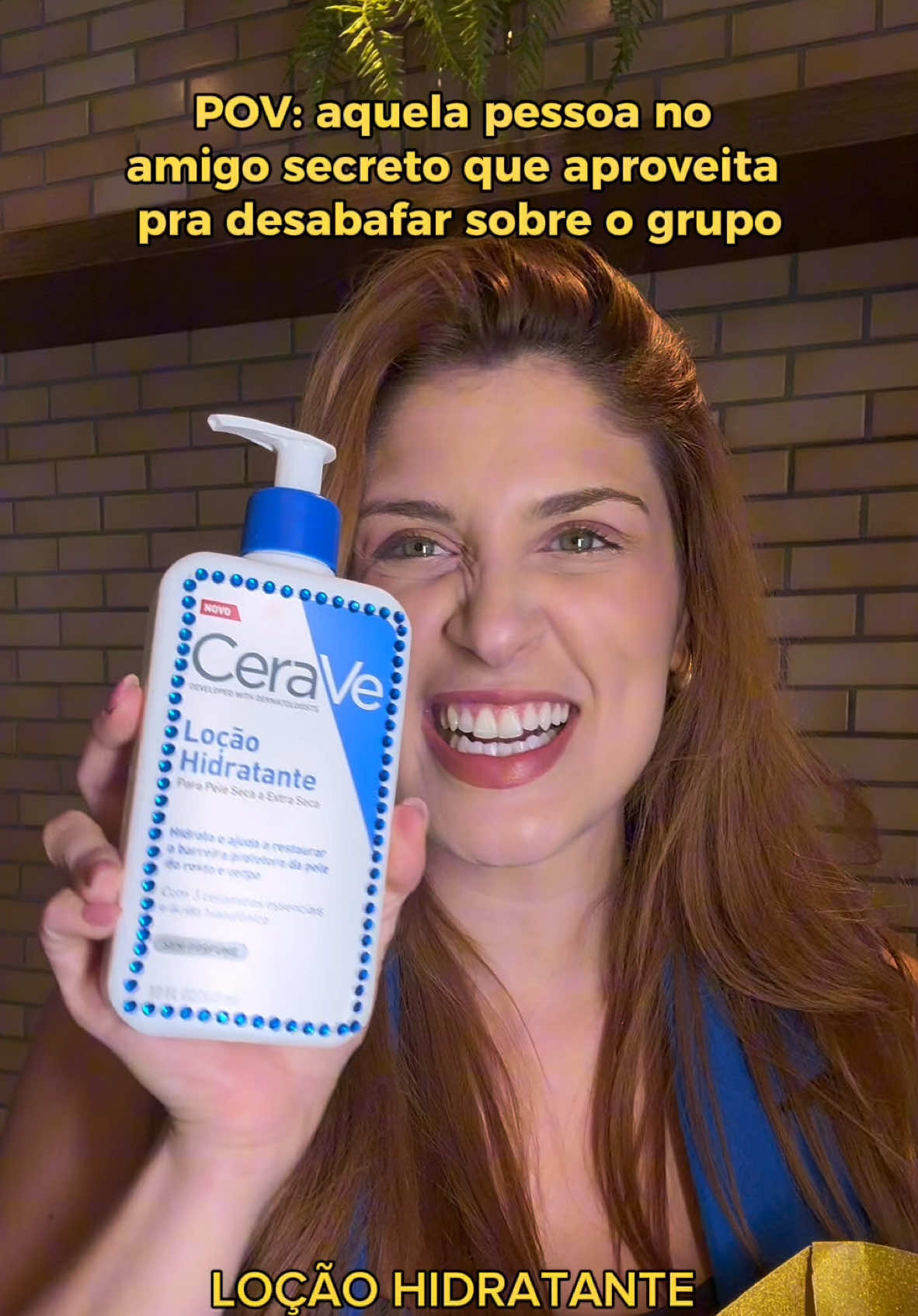 Agora você já sabe que presente de amigo oculto bom é aquele que vai RESTAURAR SUA PELE✨✨✨ Desenvolvido com dermatologista, a Loção Hidratante #CeraVe possui 3 ceramidas essenciais que restauram a barreira protetora da pele, tudo né? #CeraVeSkinCare #SquadCRV #Publicidade