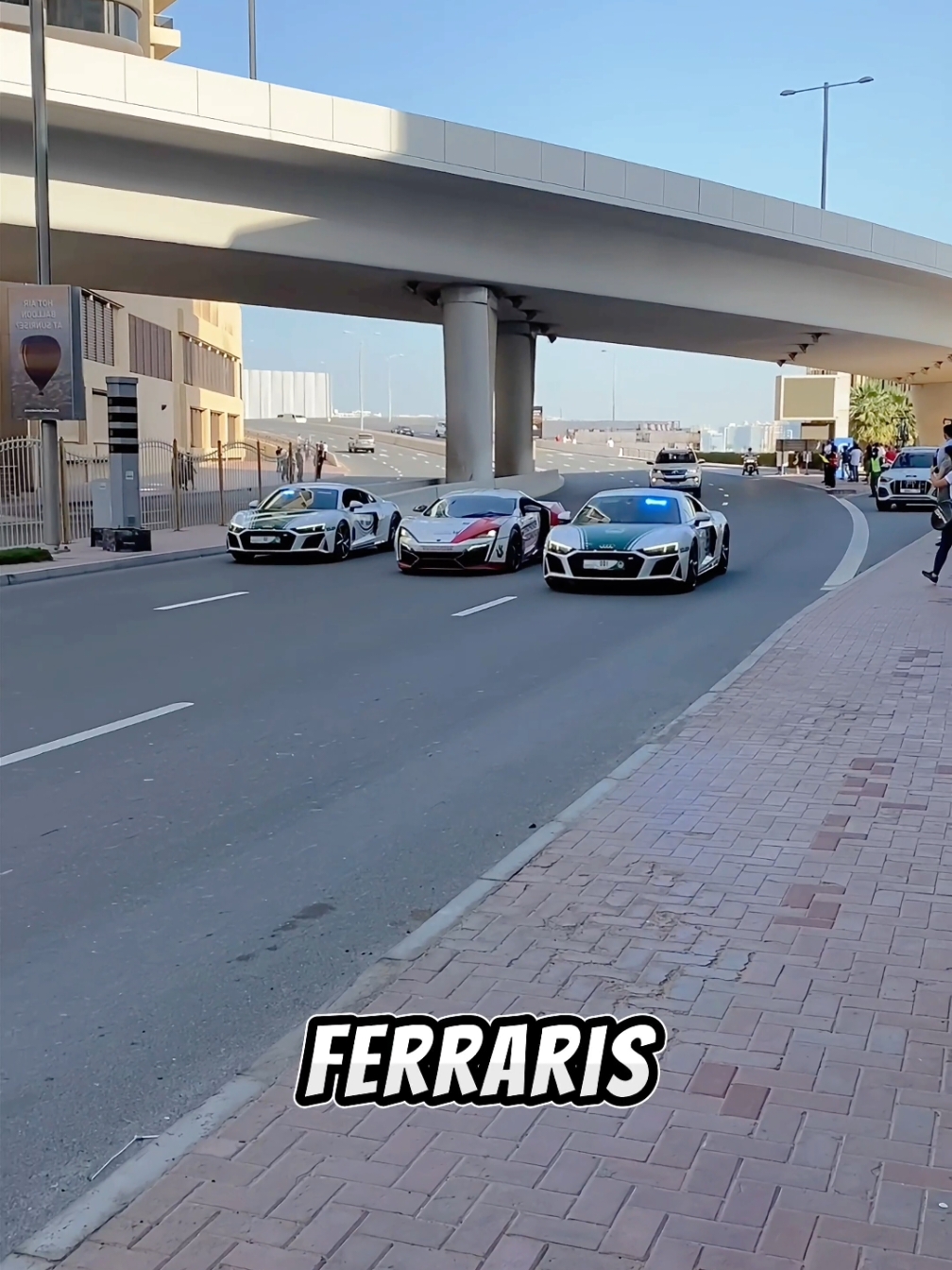 ¿sabias que los policías en Dubái utulizan autos de lujo? #fyp #curiosidades #dubai #Viral #parati 