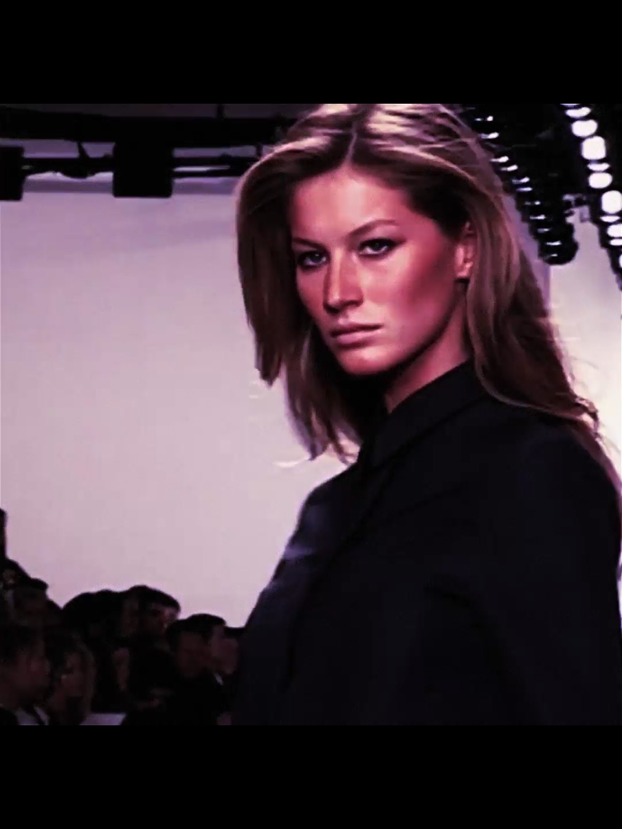 ⭐️ #gisele #giselebundchen #giselebündchen #giselebundchenedit #ubermodel #model #aftereffects #ae #videoviral #viral #fyp #fy 