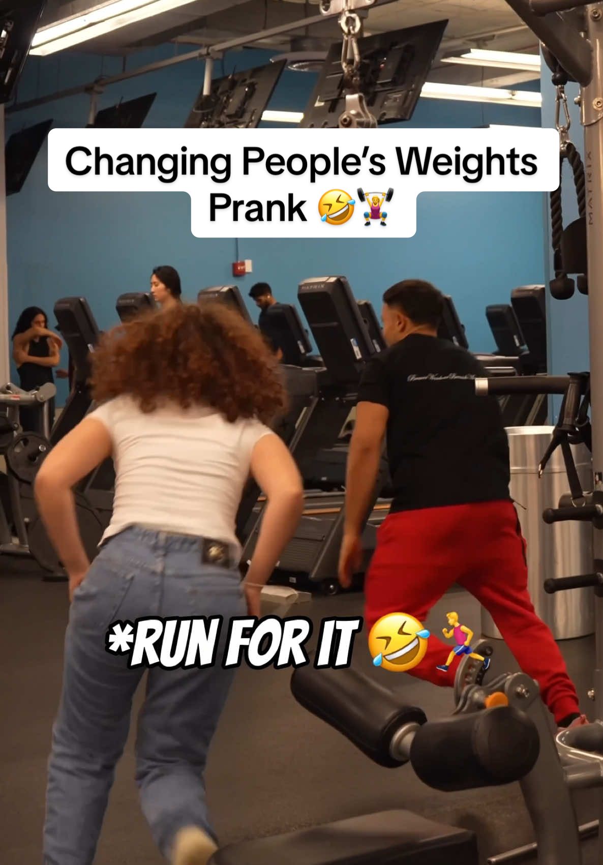 She Ran After Me 🤣🏃‍♂️ #fyp #prank #fypシ #foryoupage #GymTok #gym #lol 