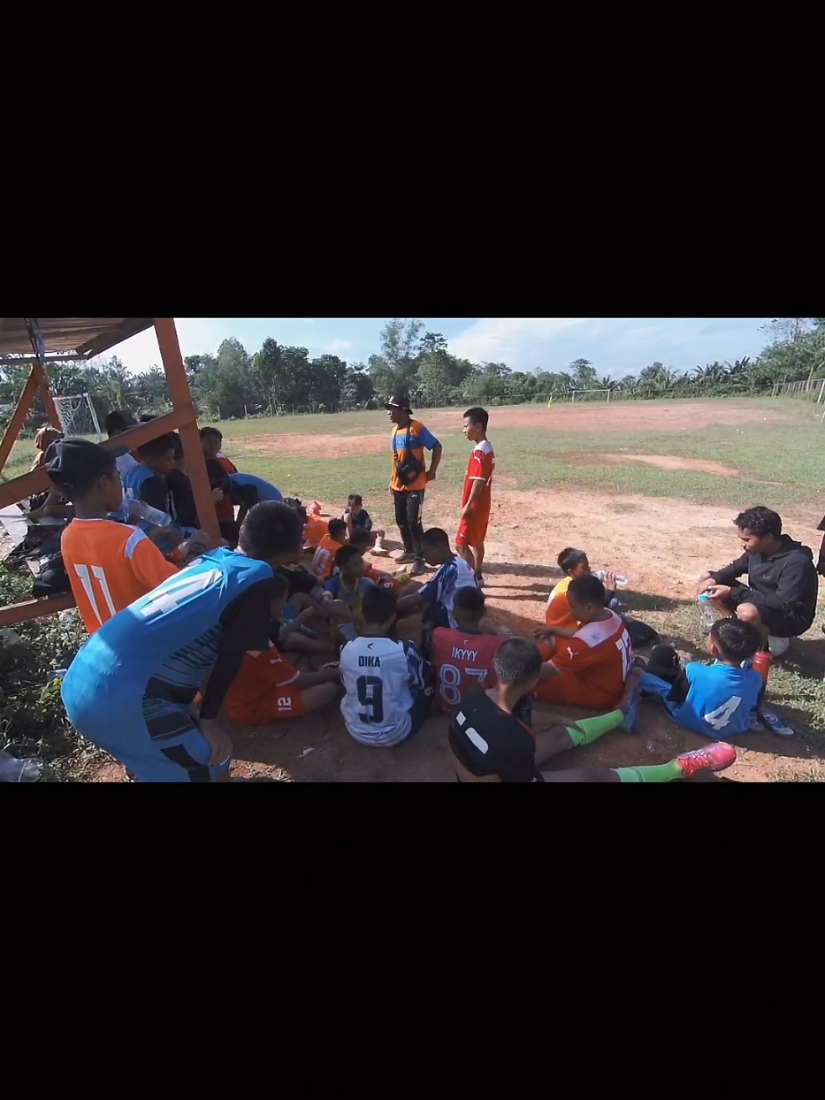 Semangat Latihannya, Rajin belajar,Jaga kondisi tubuh -Makan teratur,Tidur cukup (jangan begadang),Berfikir positif. Klo pas latihan simak baik2 instruksi coach Tono & coach Andre, Persiapkan mental & fisik kalian, Kec.Kaliorang we're coming soon..... #fyp #foryou #bengalon #kaliorang #ssbbengalon #macanmuda #macanmudabengalon #sekolahsepakbolabengalon #kutaitimur #kaltim #bengalonkaltim #kaliorangkutaitimur 