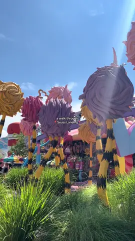 at Islands of Adventure Orlando 🎢🎟️🥤 #universalstudios #islandsofadventure #universalorlando #universalstudiosorlando #islandsofadventureorlando #orlando #florida #themepark #orlandoflorida #fl #drseuss #rollercoaster #creatorsearchinsights 