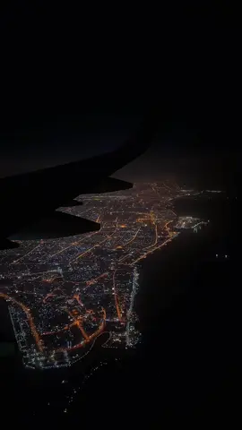Can you describe a better feeling than this ? ✈︎ #flights #nightview #sharjah #🇦🇪 