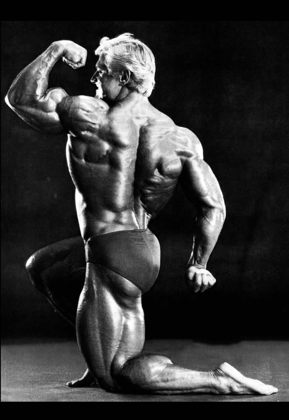 Either I'm gonna die or I'm gonna succeed. #gymcore #gymmotivation #GymLife #bodybuilding #bodybuildingmotivation #motivationalspeech #mindset #mrolympia #tomplatz 